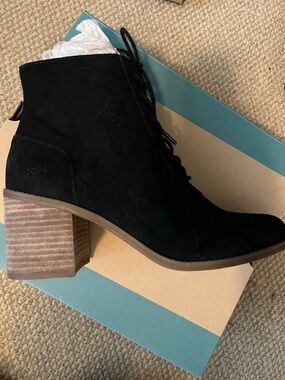 TOMS Black Suede Lace-Up Block Heel Ankle Boots